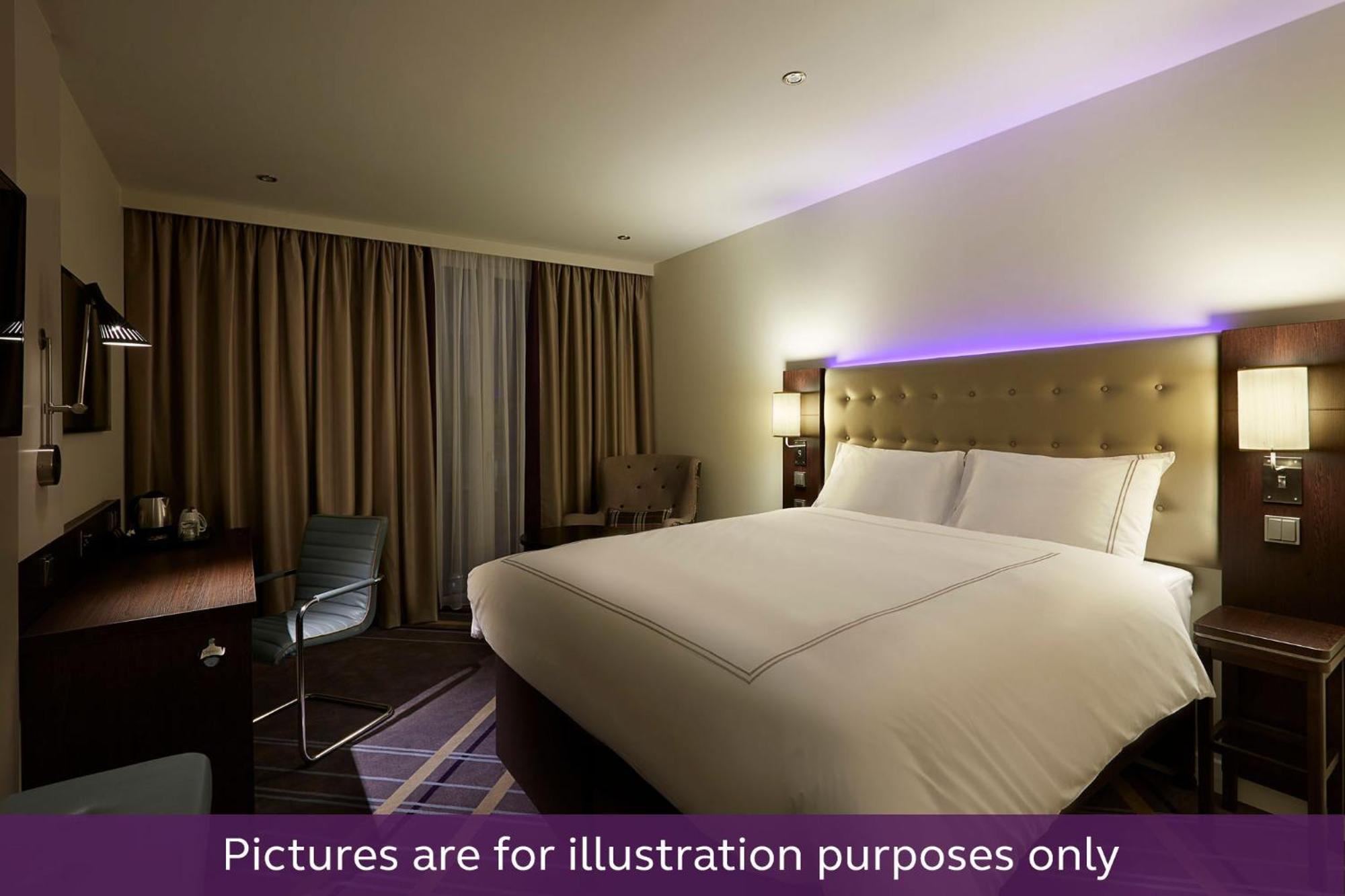 Premier Inn Koeln City Centre Exterior photo